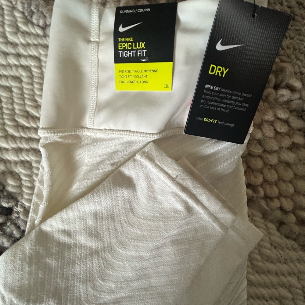 Nike Epic Lux Tight Fit Leggings — NWT